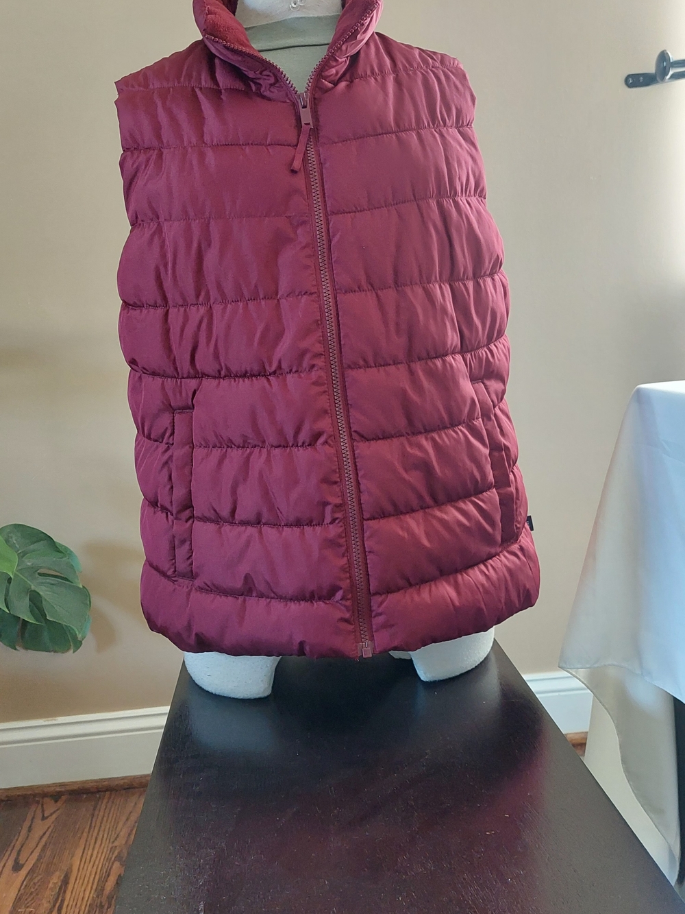 GAP Quilted Puffer Vest in Wine